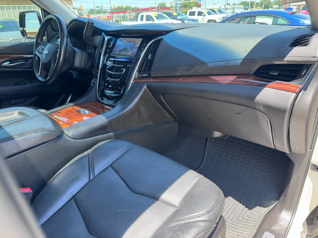 2015 Cadillac Escalade Image 65