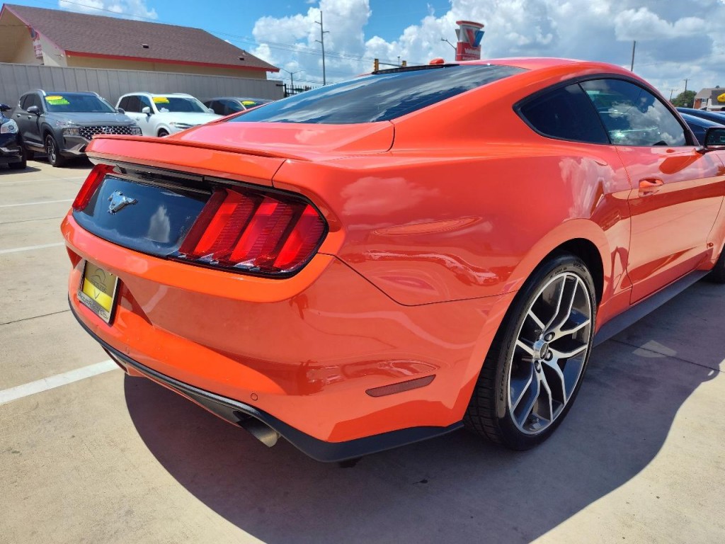 2015 Ford Mustang Image 4