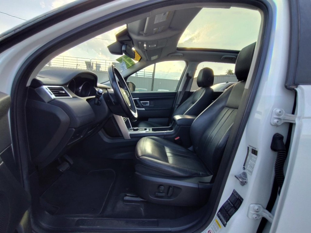 2018 Land Rover Discovery Sport Image 12