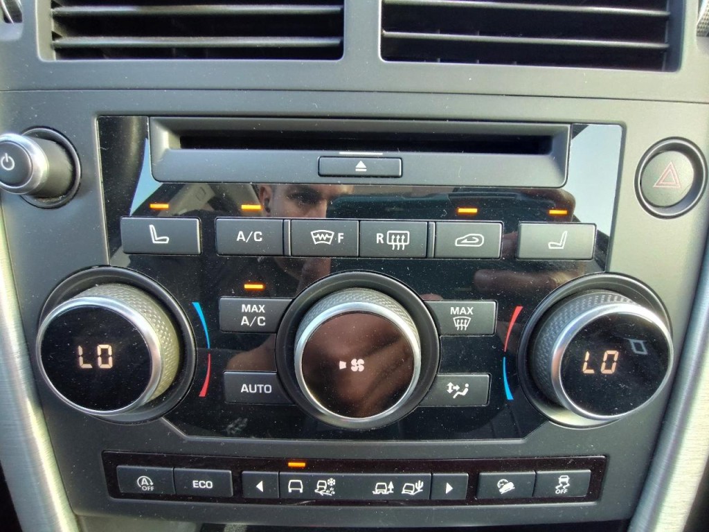 2018 Land Rover Discovery Sport Image 29