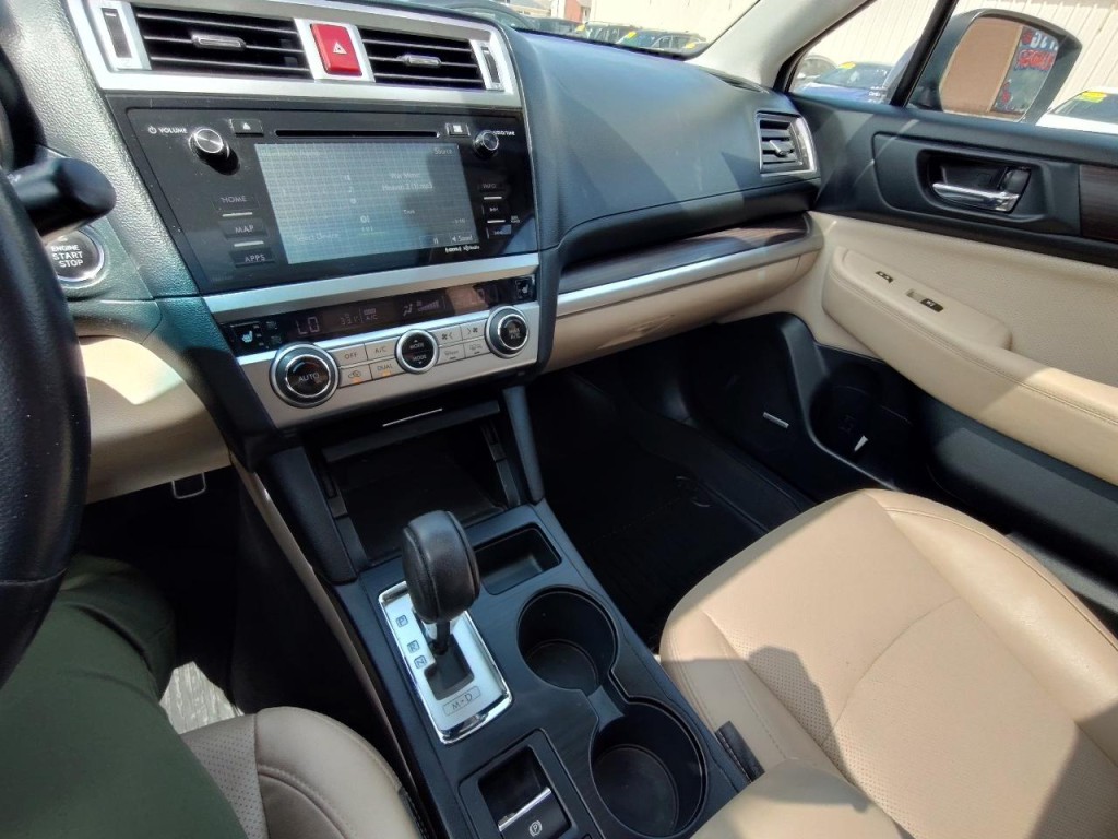 2015 Subaru Legacy Image 24
