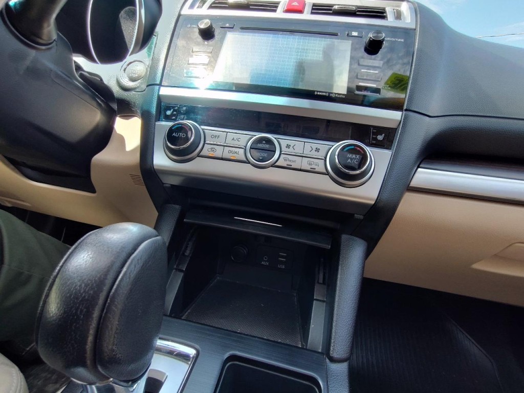 2015 Subaru Legacy Image 25