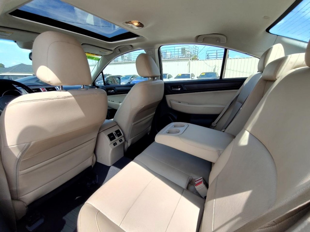 2015 Subaru Legacy Image 38