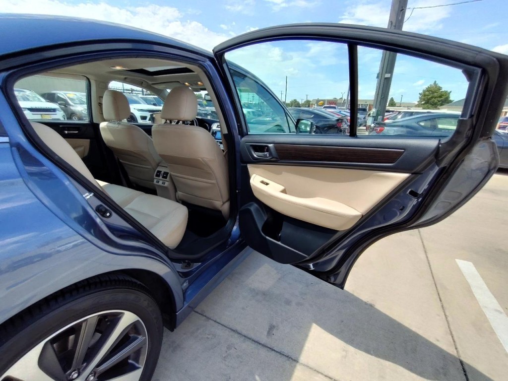 2015 Subaru Legacy Image 41