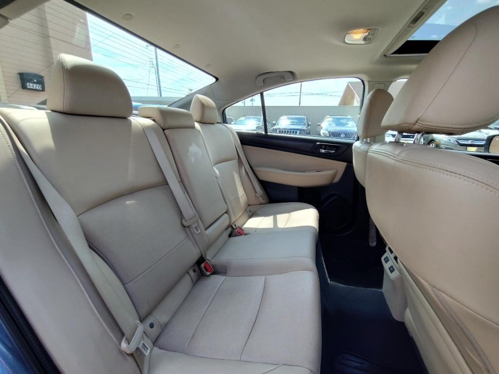 2015 Subaru Legacy Image 43