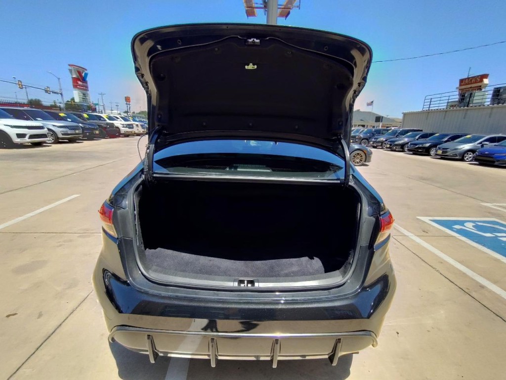 2022 Toyota Corolla Image 40