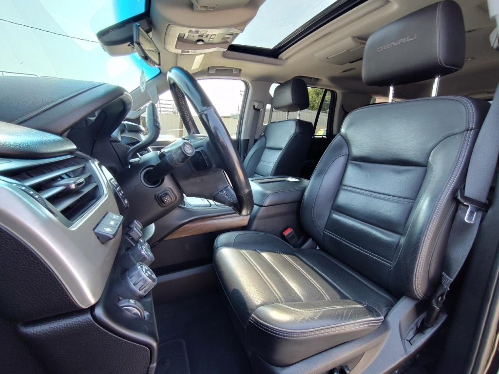 2019 GMC Yukon Image 16