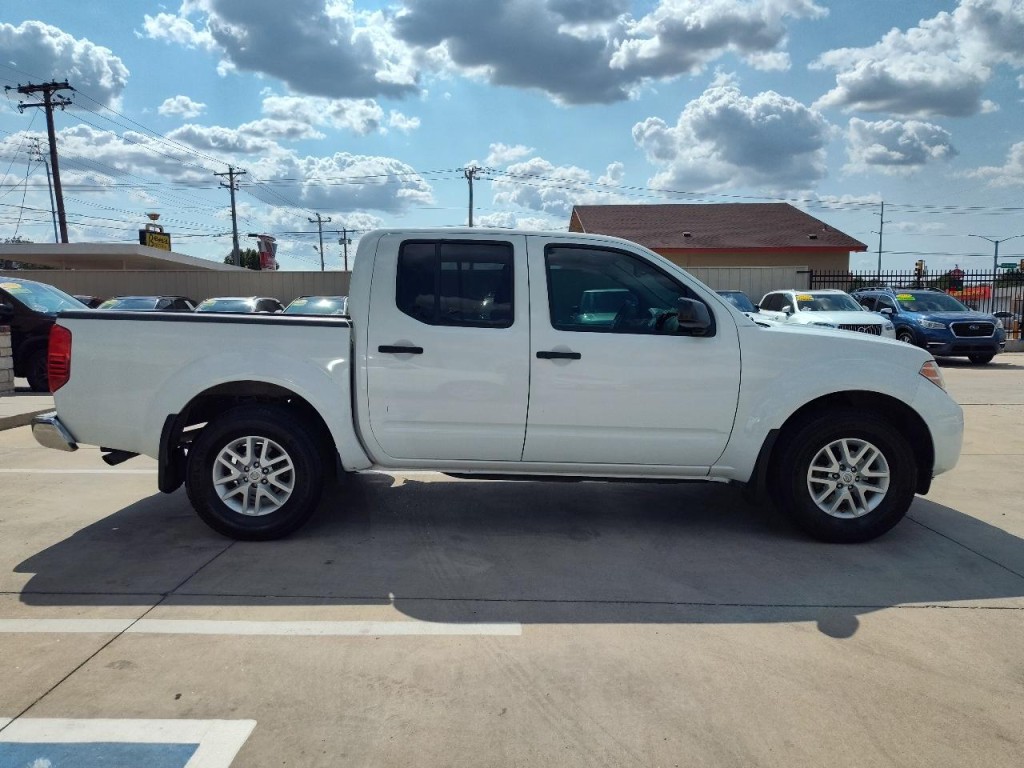 2017 Nissan Frontier Image 3