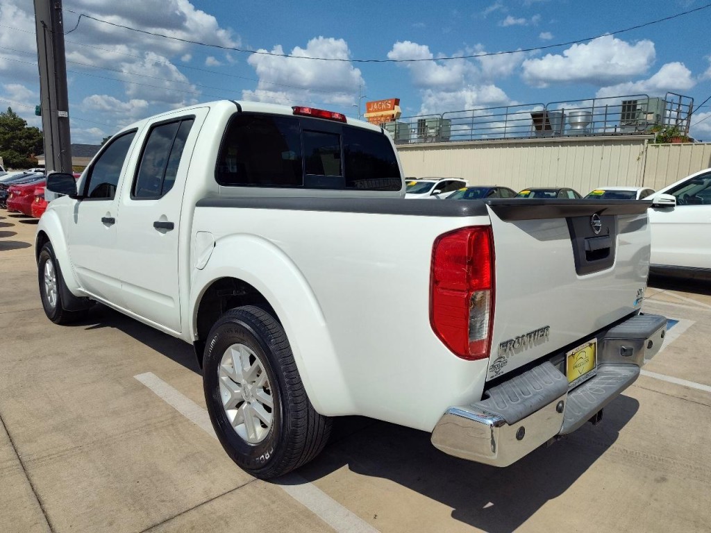 2017 Nissan Frontier Image 6