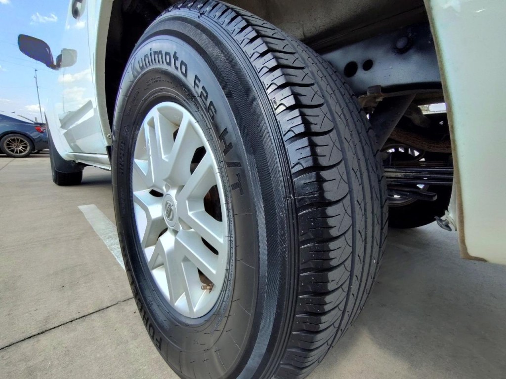 2017 Nissan Frontier Image 11