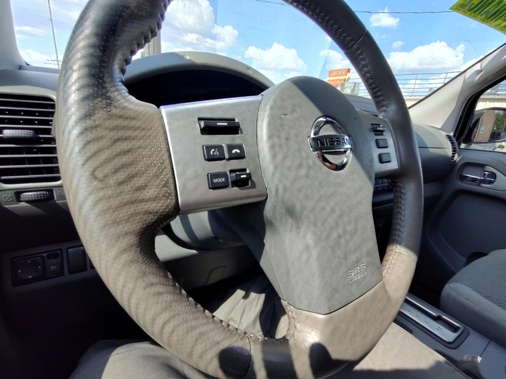 2017 Nissan Frontier Image 18