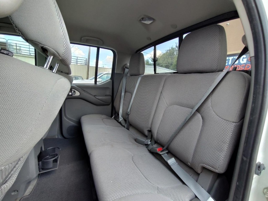 2017 Nissan Frontier Image 30
