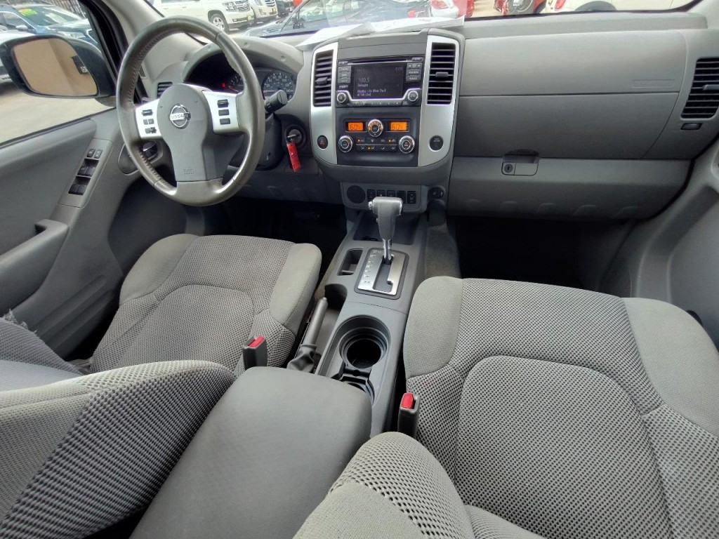 2017 Nissan Frontier Image 34