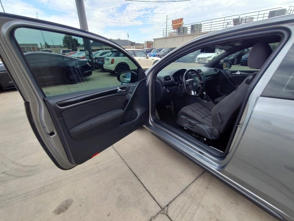 2012 Volkswagen GTI Image 14
