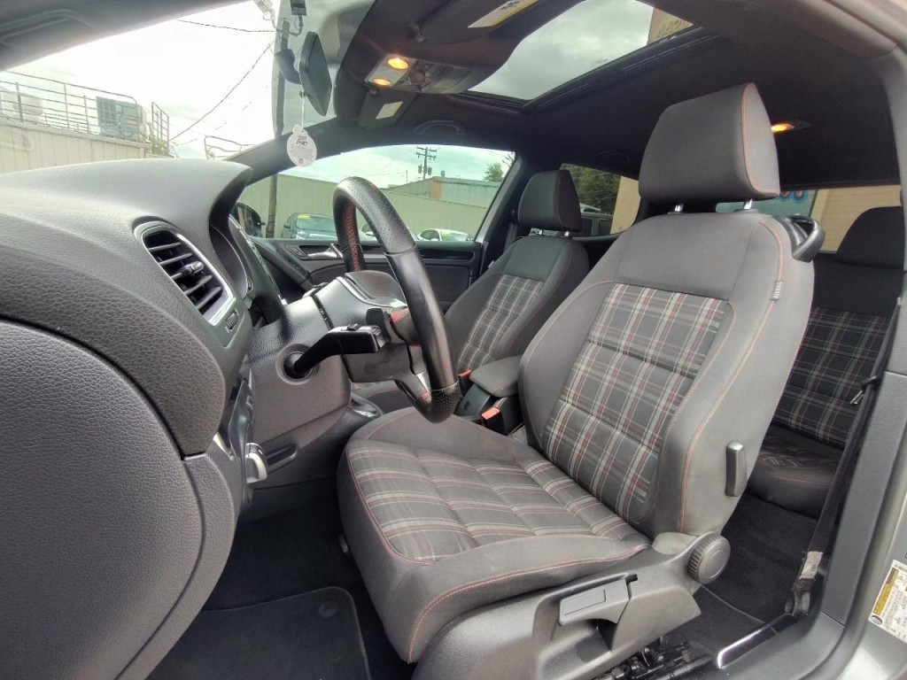 2012 Volkswagen GTI Image 16