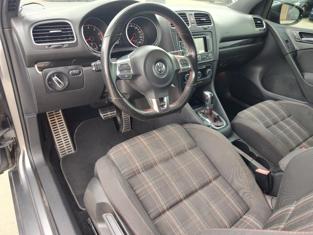 2012 Volkswagen GTI Image 17