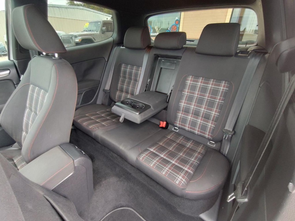 2012 Volkswagen GTI Image 27