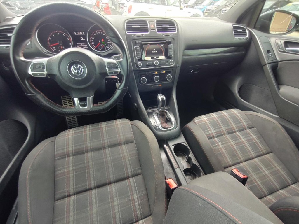 2012 Volkswagen GTI Image 29
