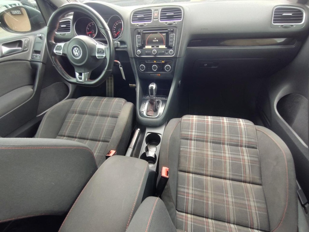 2012 Volkswagen GTI Image 30