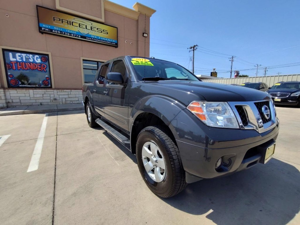 2013 Nissan Frontier Image 2