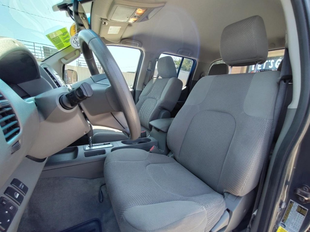 2013 Nissan Frontier Image 17