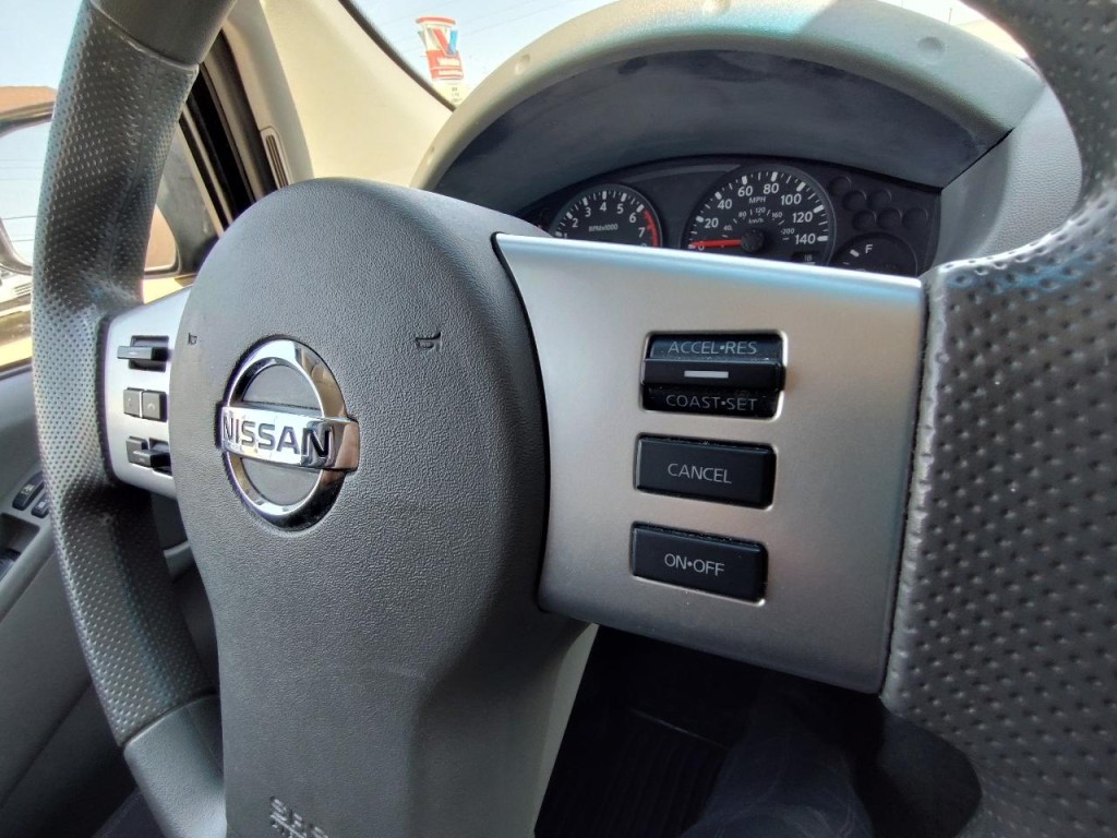 2013 Nissan Frontier Image 21