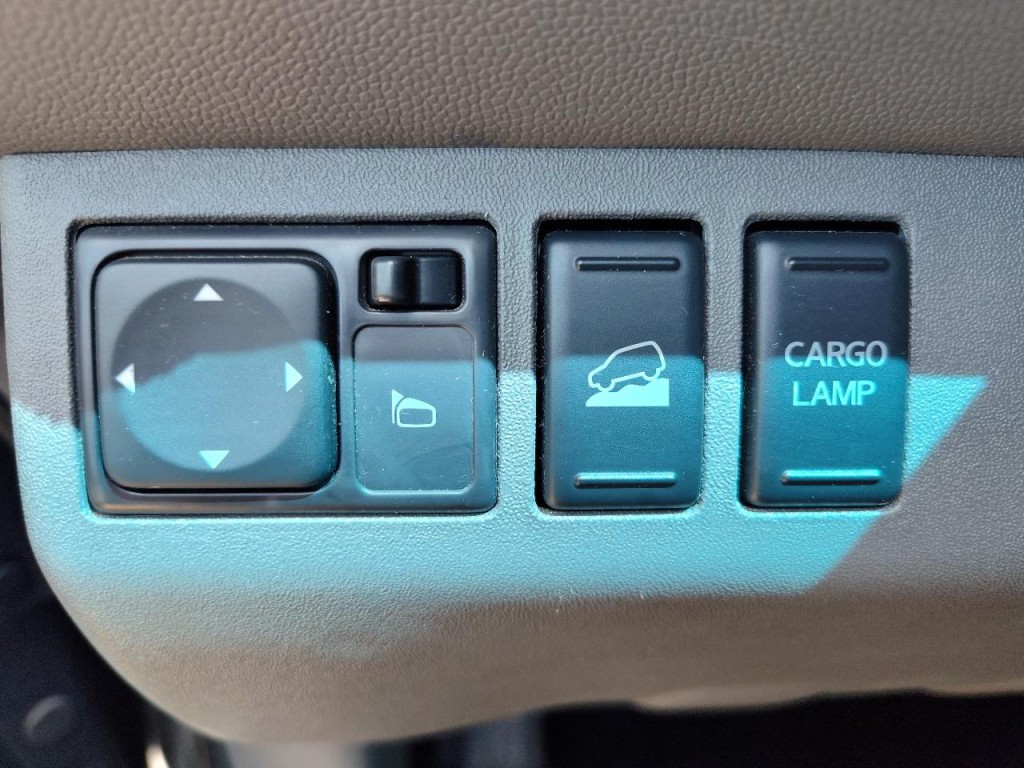 2013 Nissan Frontier Image 28
