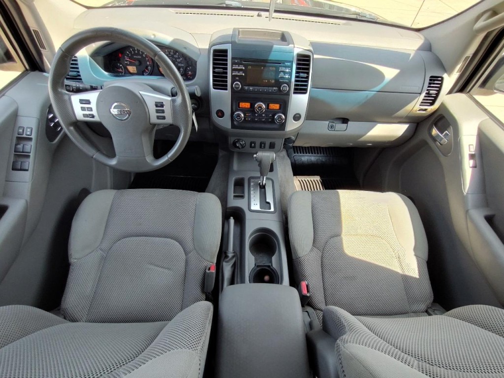 2013 Nissan Frontier Image 34