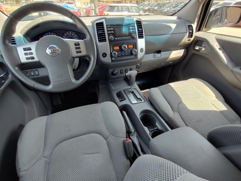 2013 Nissan Frontier Image 35