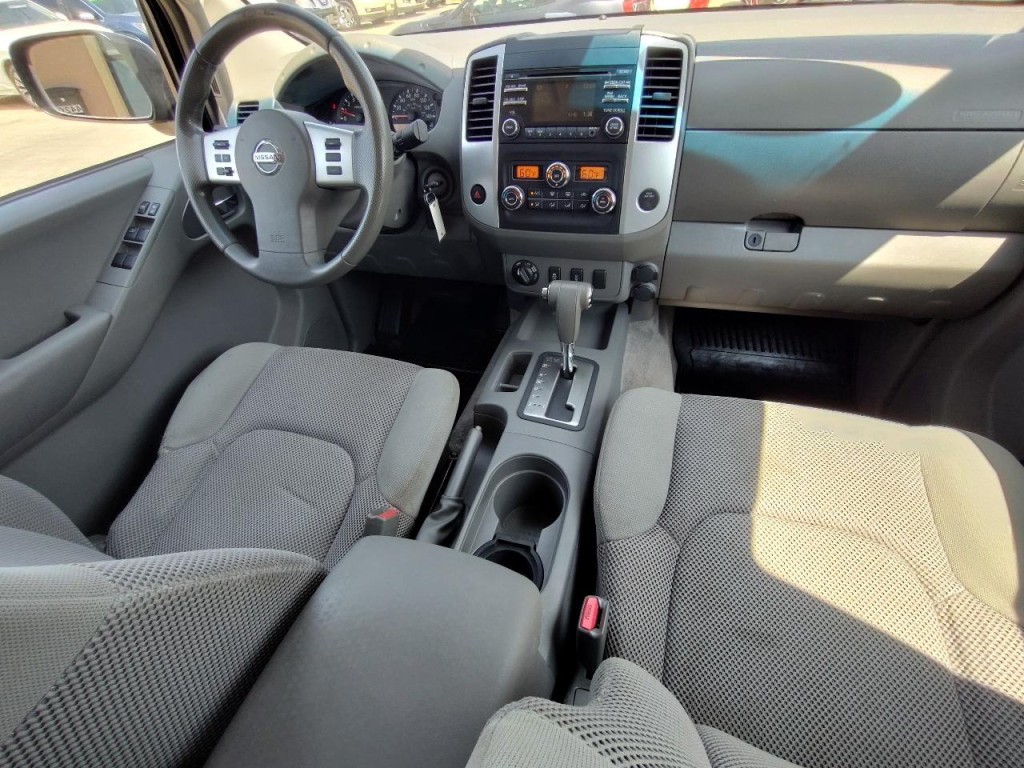 2013 Nissan Frontier Image 36