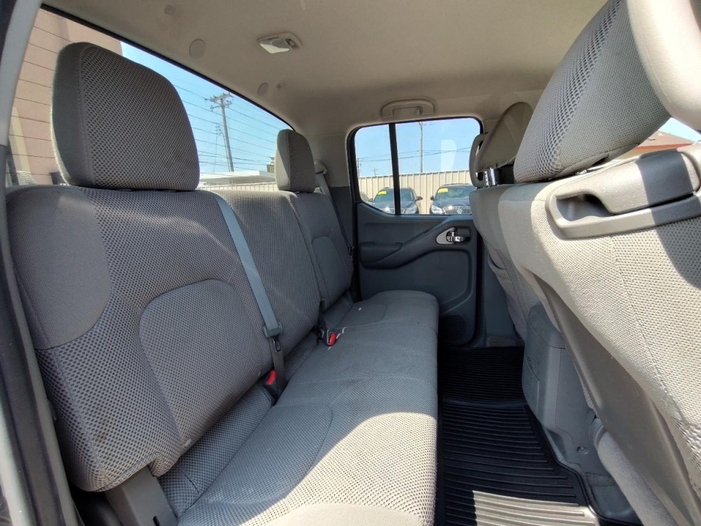 2013 Nissan Frontier Image 39