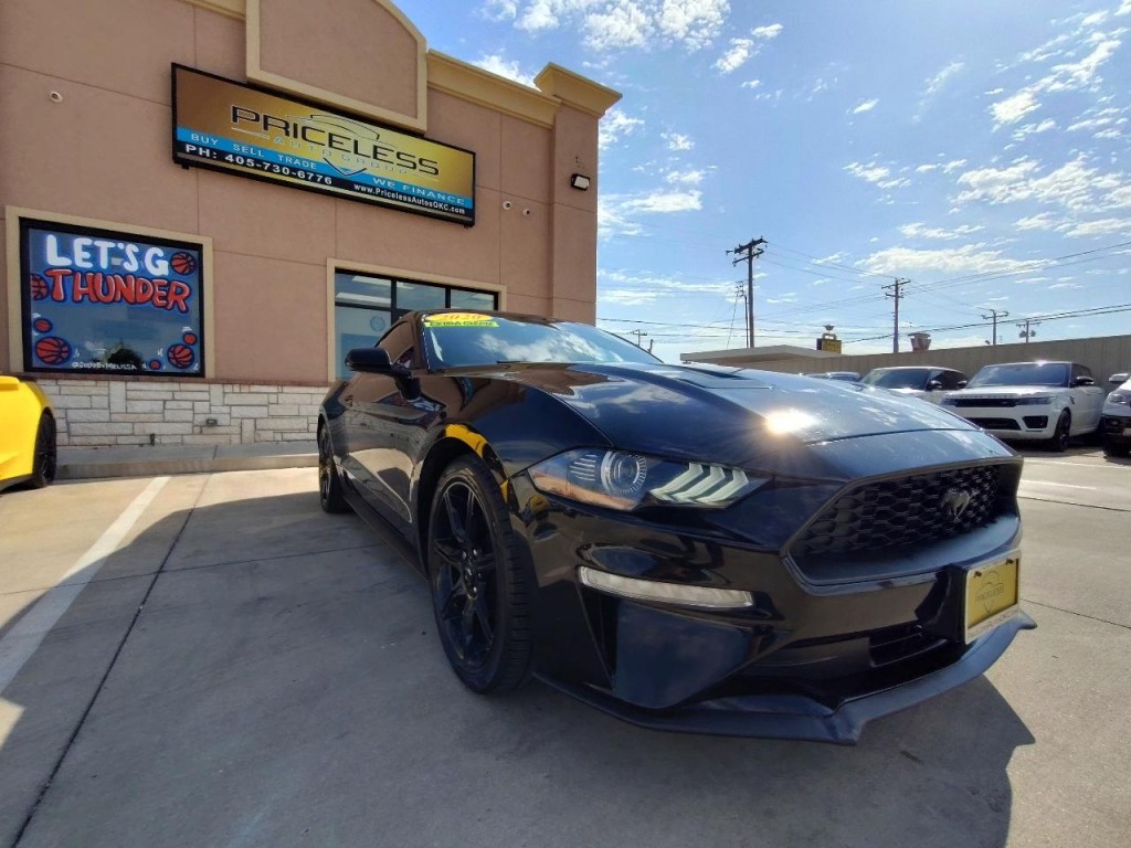 2020 Ford Mustang Image 2