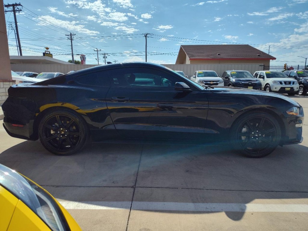2020 Ford Mustang Image 3
