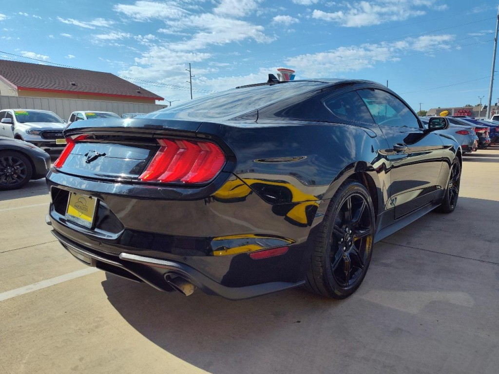 2020 Ford Mustang Image 4