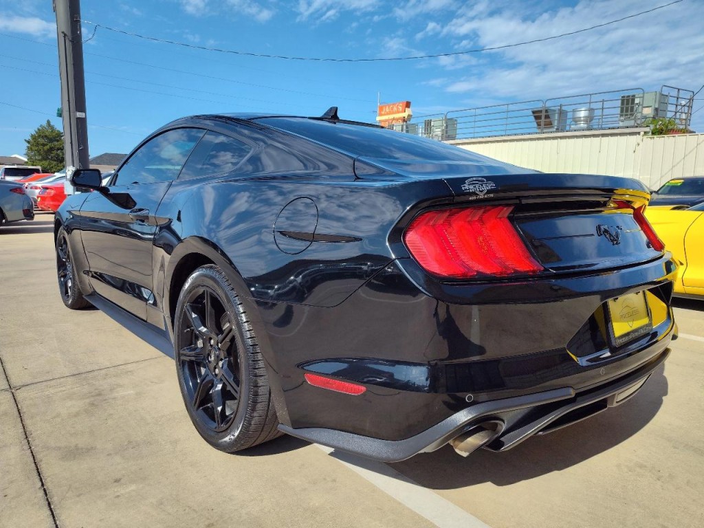 2020 Ford Mustang Image 6