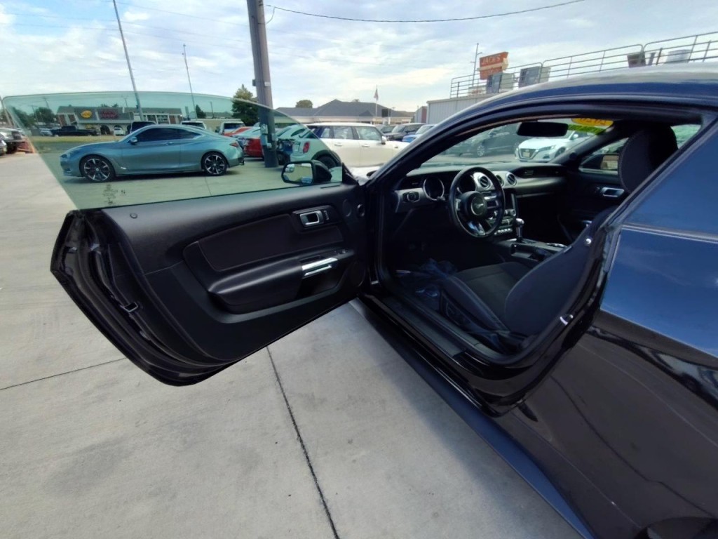 2020 Ford Mustang Image 10