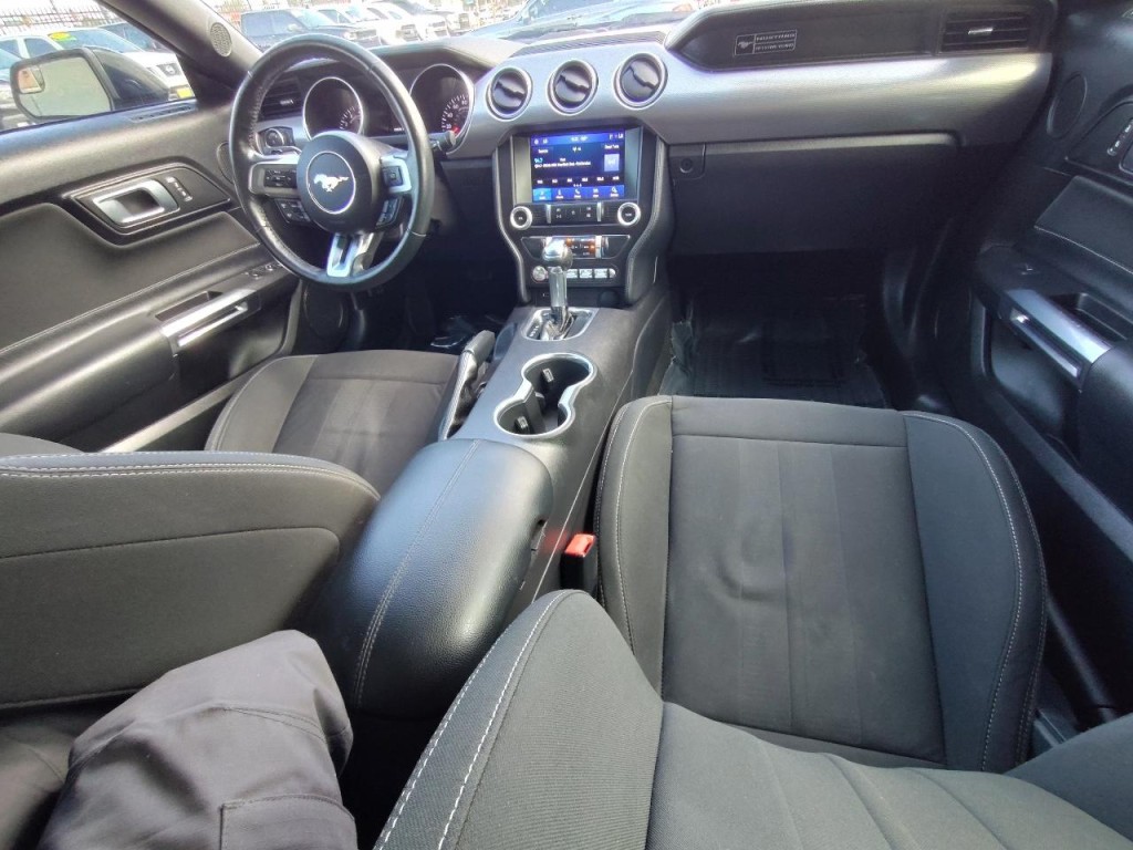 2020 Ford Mustang Image 28