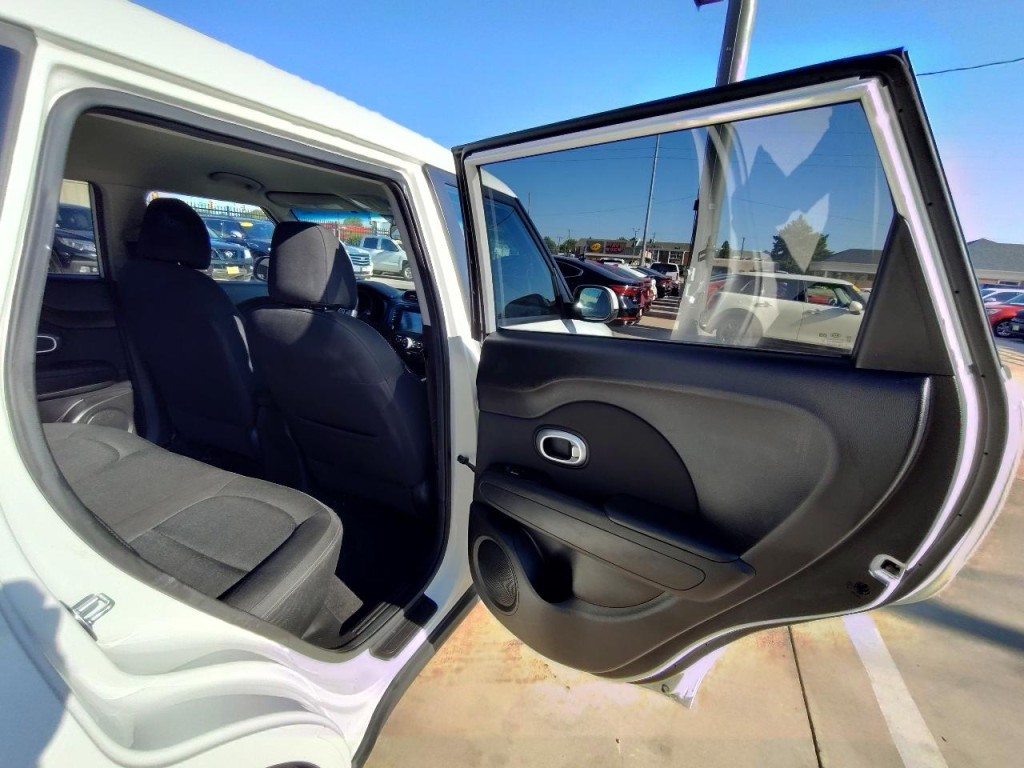 2018 Kia Soul Image 36
