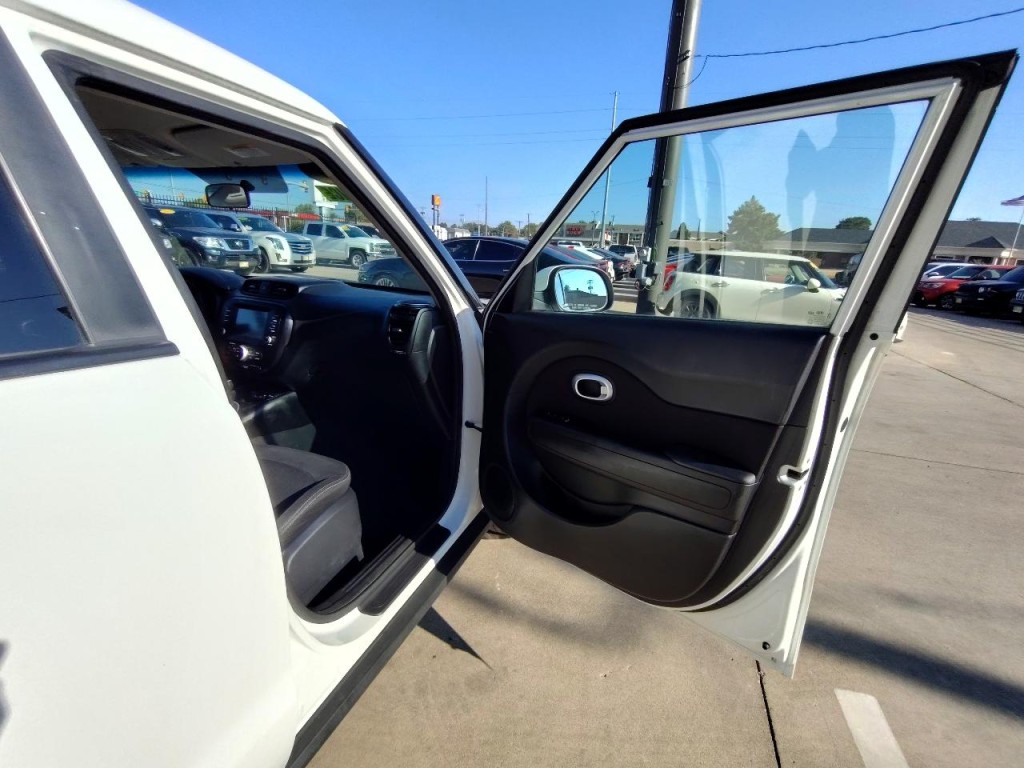 2018 Kia Soul Image 40