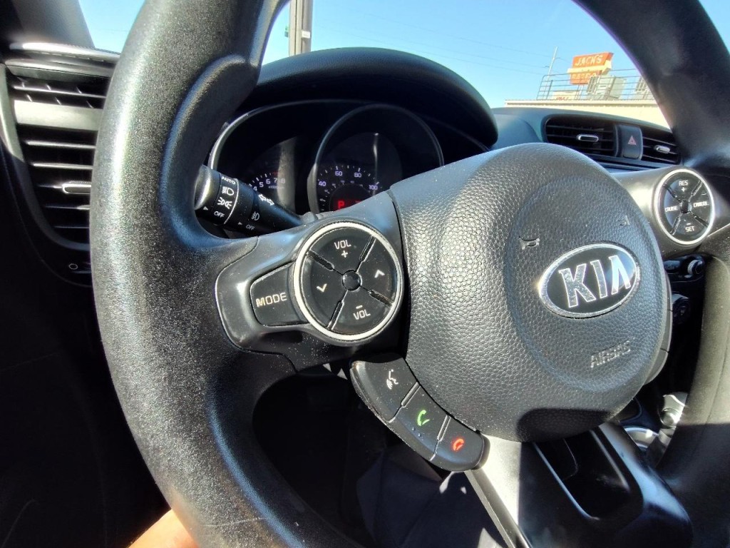 2016 Kia Soul Image 17