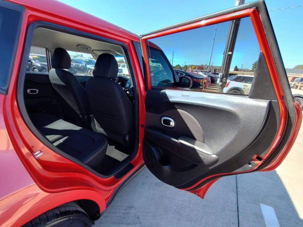 2016 Kia Soul Image 33