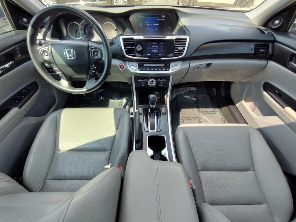 2013 Honda Accord Image 32
