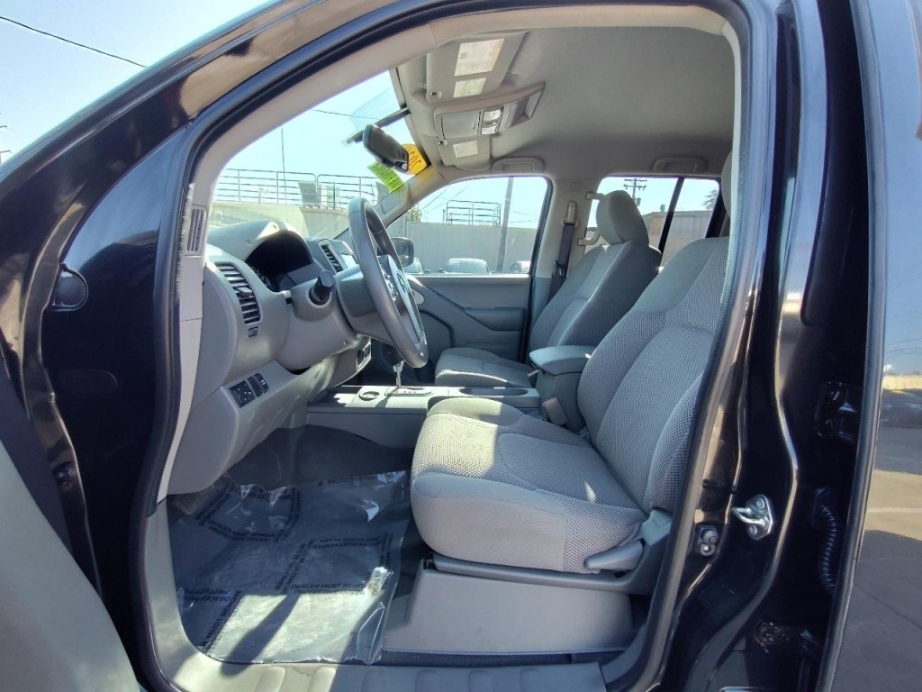 2020 Nissan Frontier Image 15