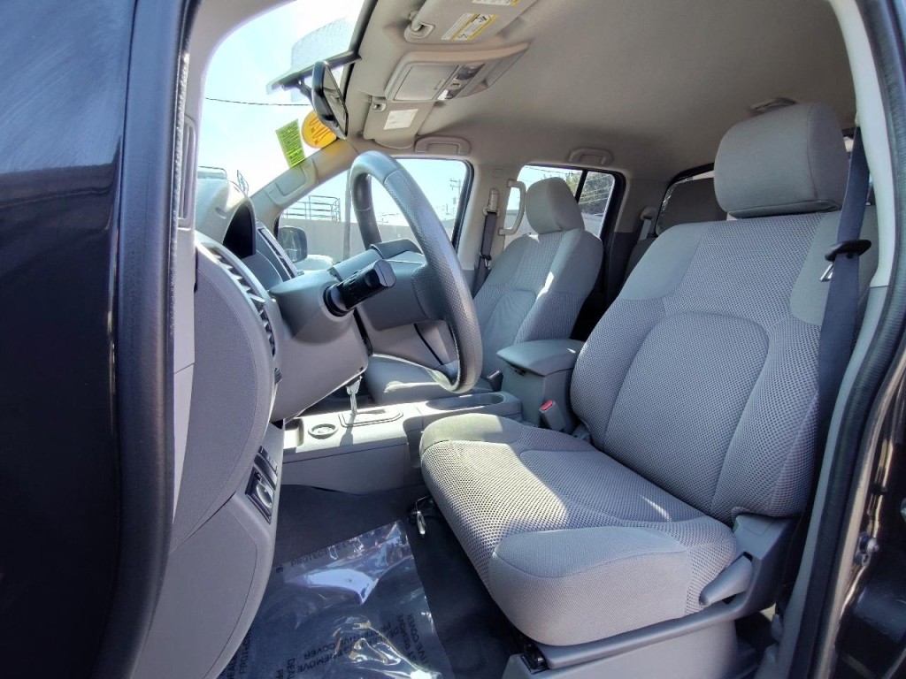 2020 Nissan Frontier Image 16