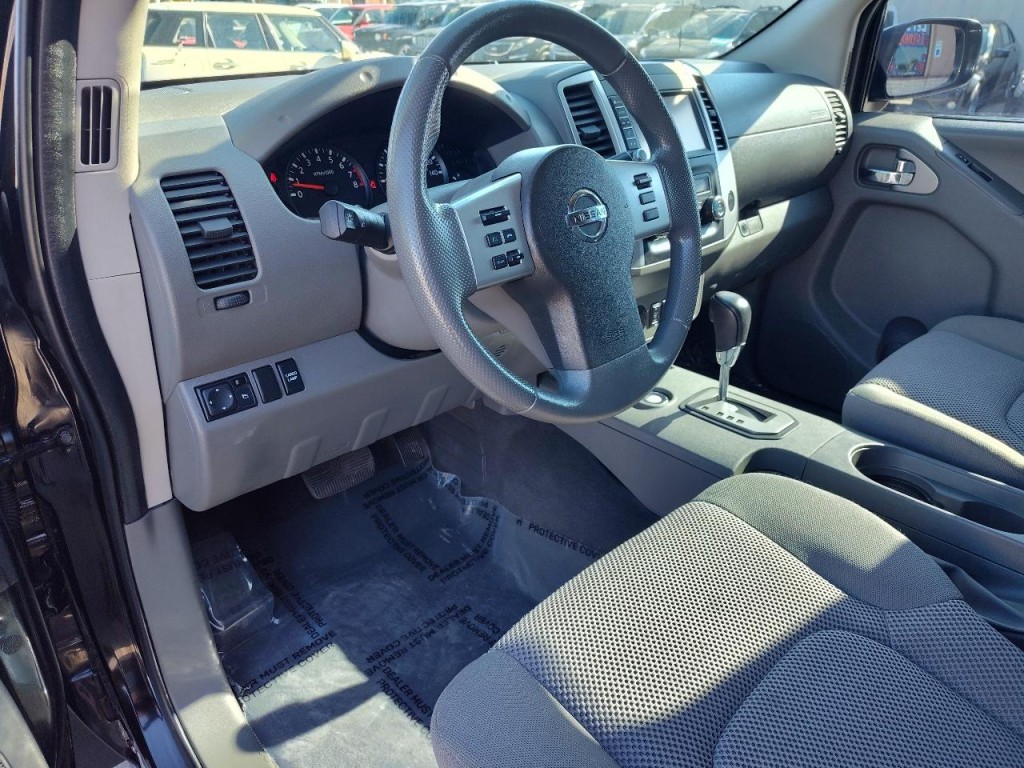 2020 Nissan Frontier Image 17