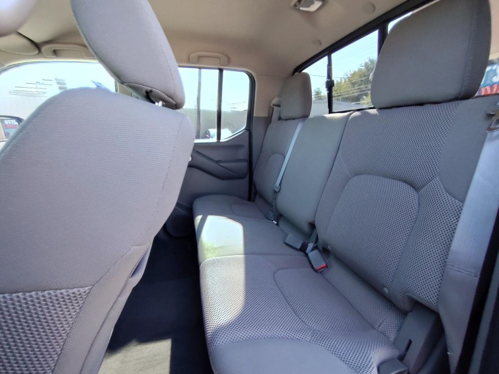 2020 Nissan Frontier Image 28