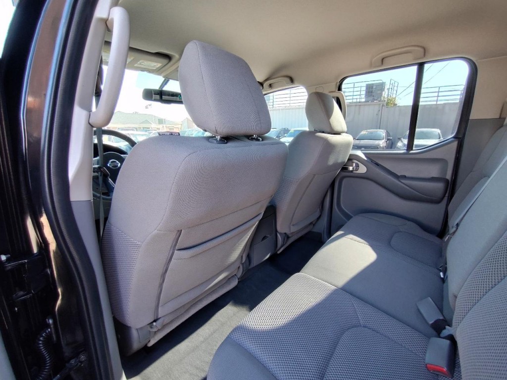 2020 Nissan Frontier Image 29