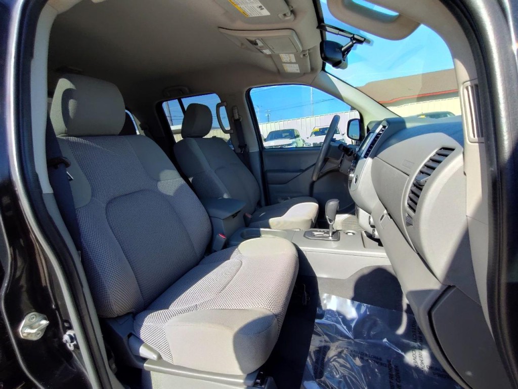 2020 Nissan Frontier Image 39
