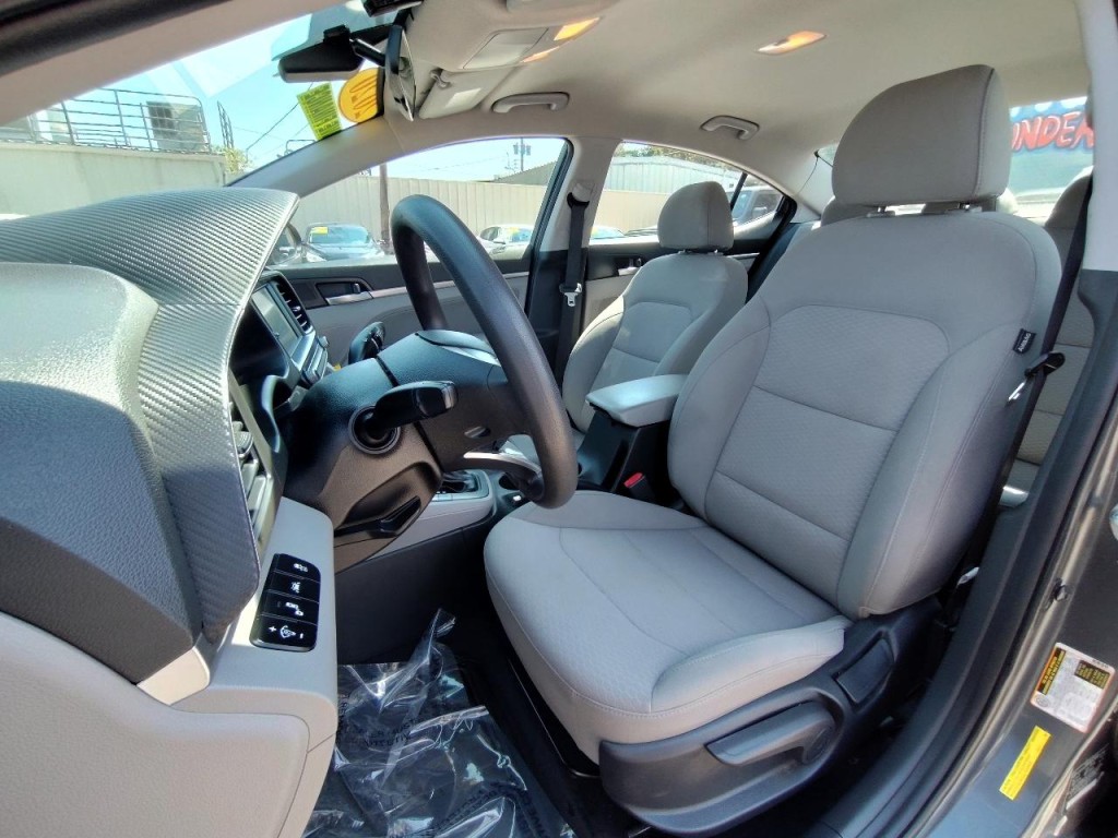 2020 Hyundai Elantra Image 15