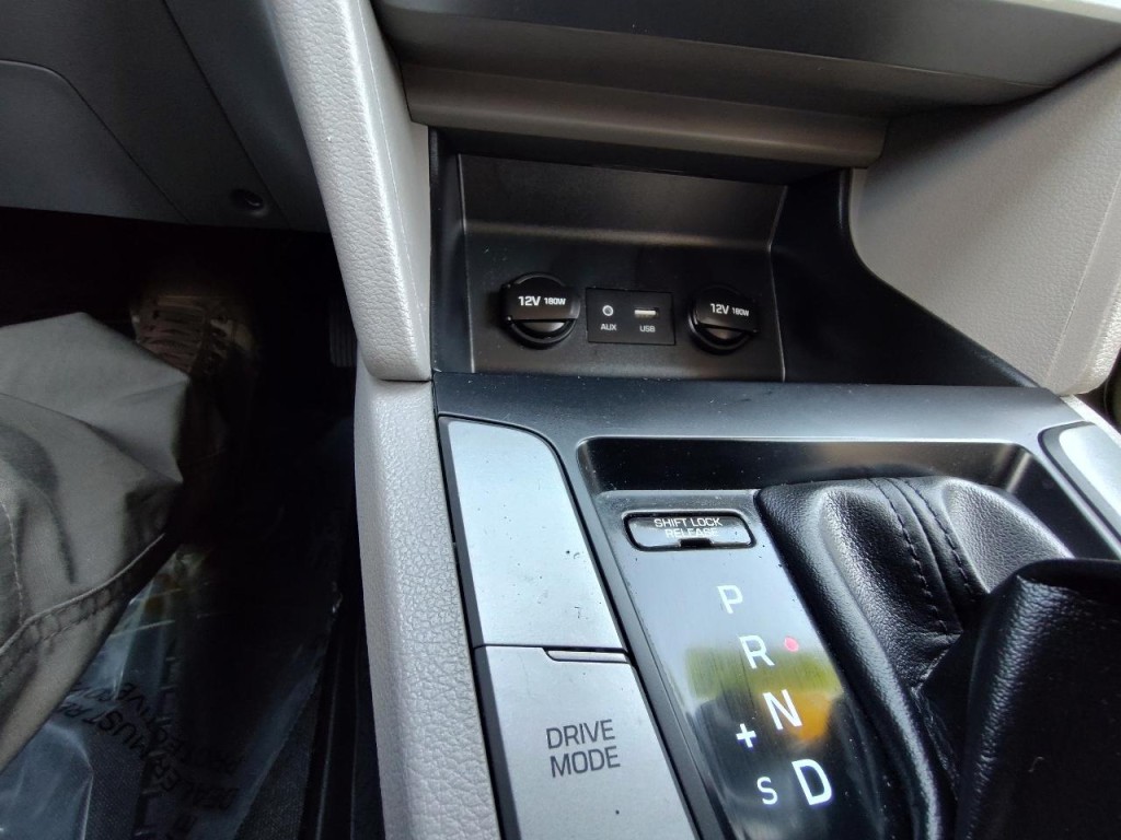 2020 Hyundai Elantra Image 19